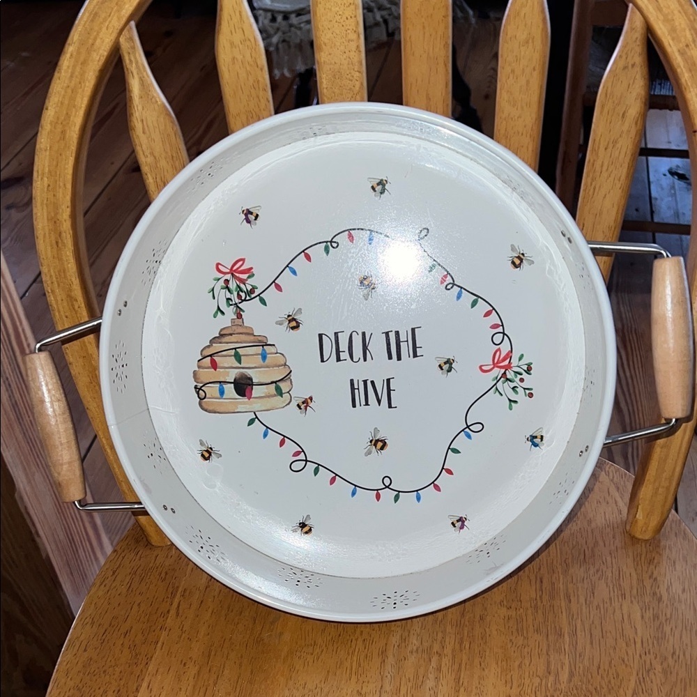 Festive Bee-Themed Tray Deck The Hive Holiday Christmas Theme